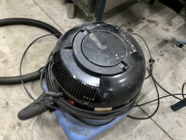 Numatic nv 375 stofzuiger - afbeelding 3 van  4