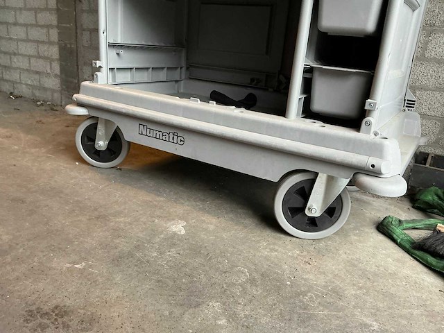 Numatic schoonmaakwagen - afbeelding 3 van  5