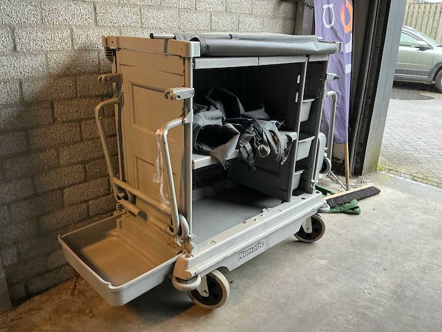 Numatic schoonmaakwagen - afbeelding 2 van  5