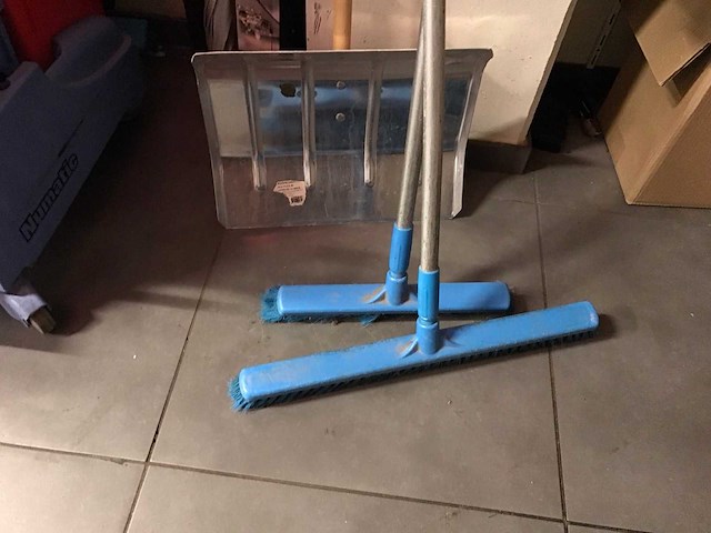 Numatic schoonmaakwagen - afbeelding 3 van  4