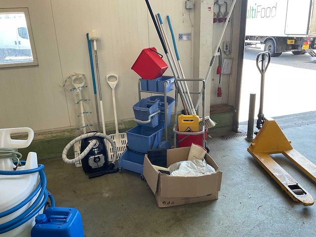 Numatic schoonmaakwagen - afbeelding 4 van  5