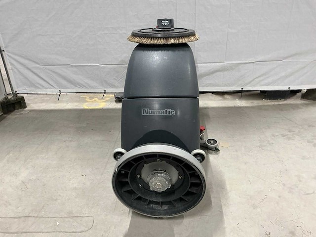 Numatic schrob-/zuigmachine - afbeelding 2 van  9