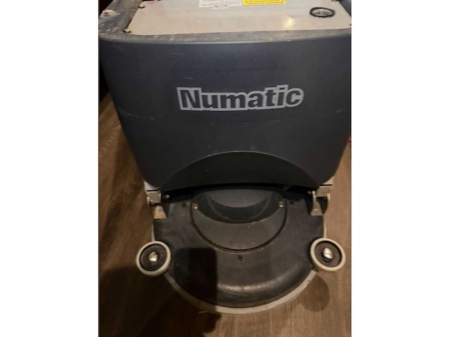 Numatic tgb4045/100 boen schrobmachine - afbeelding 6 van  7