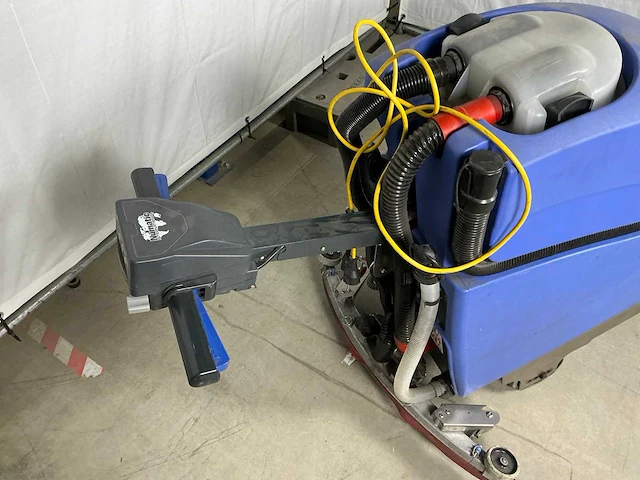 Numatic tt 4045 stofzuiger - afbeelding 11 van  14