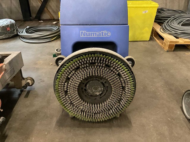 Numatic tt4045 vloerreiniger - afbeelding 2 van  4