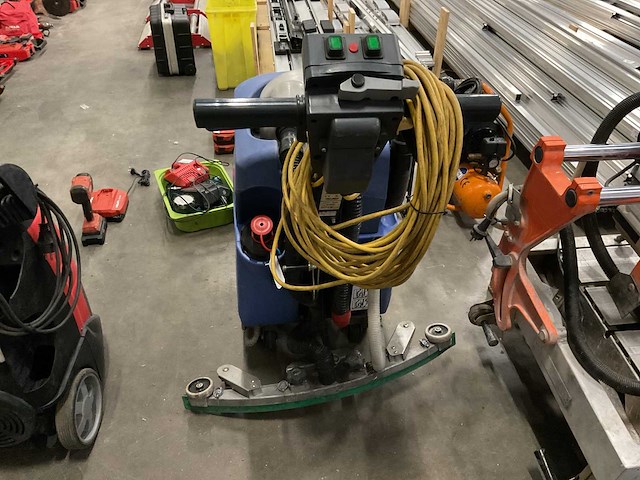 Numatic tt4045 vloerreiniger - afbeelding 3 van  4