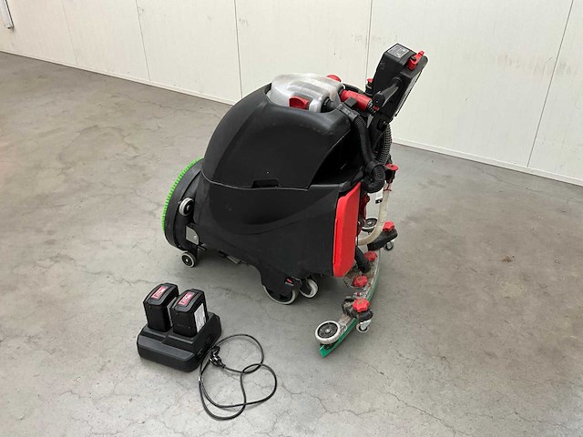 Numatic ttb3045nx schrobzuigmachine - afbeelding 13 van  15