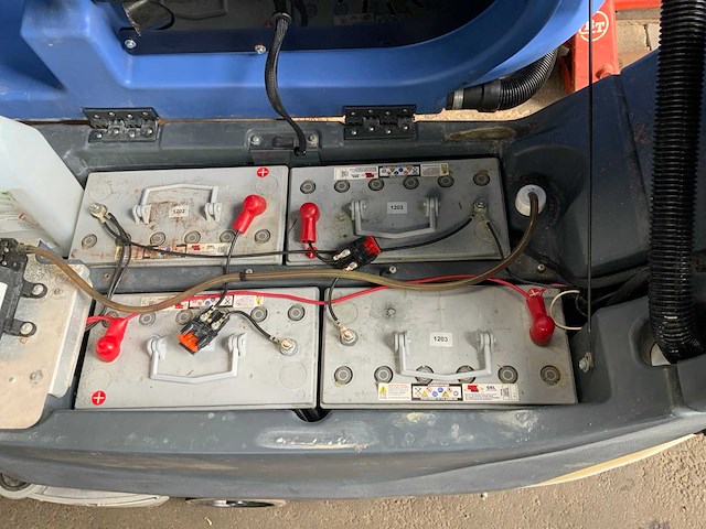 Numatic ttv 555653/200t vloerreiniger - afbeelding 4 van  6
