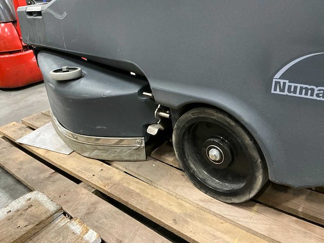 Numatic ttv 678/300 t zelfrijdende veegmachine - afbeelding 4 van  14