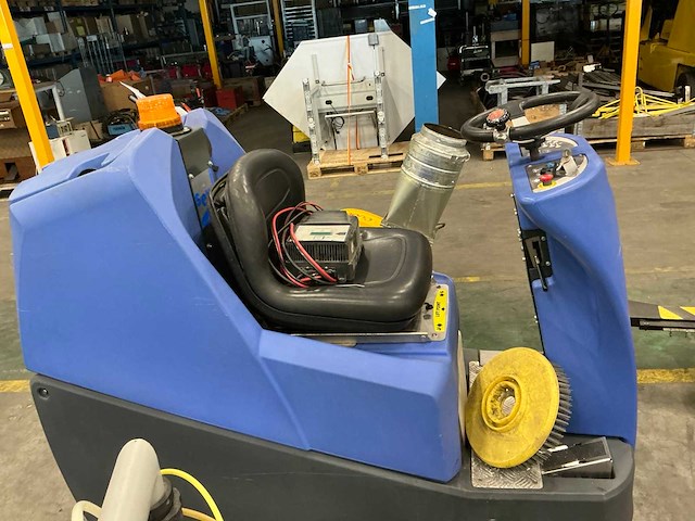 Numatic ttv 678/300 t zelfrijdende veegmachine - afbeelding 9 van  14