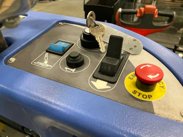 Numatic ttv 678/300 t zelfrijdende veegmachine - afbeelding 12 van  14