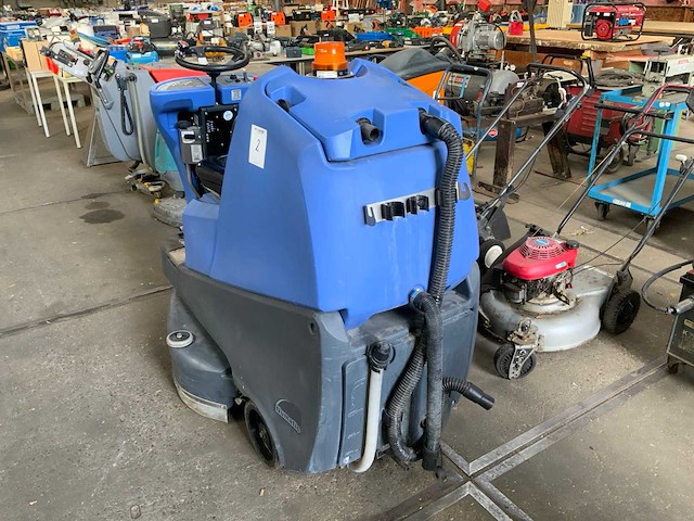 Numatic tvv 678/300t vloerreiniger - afbeelding 7 van  12