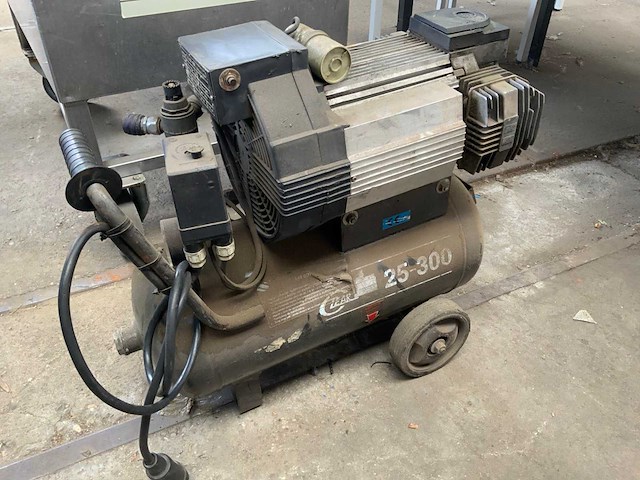 Nuova clear-air 100-4-90 luchtcompressor - afbeelding 1 van  4