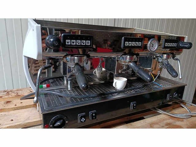 Nuova era - altea 3 groeps - espressomachine - afbeelding 1 van  4