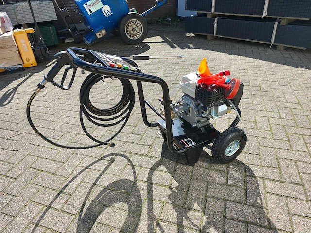 Nurnberg - mw3500psi - hogedrukreiniger - afbeelding 14 van  17