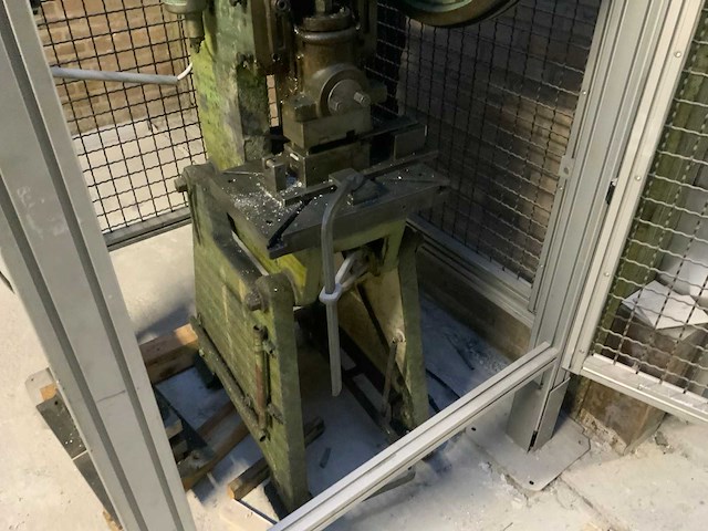 N.v. stokfleth 2-armige kantelbare excenterpers - afbeelding 4 van  6