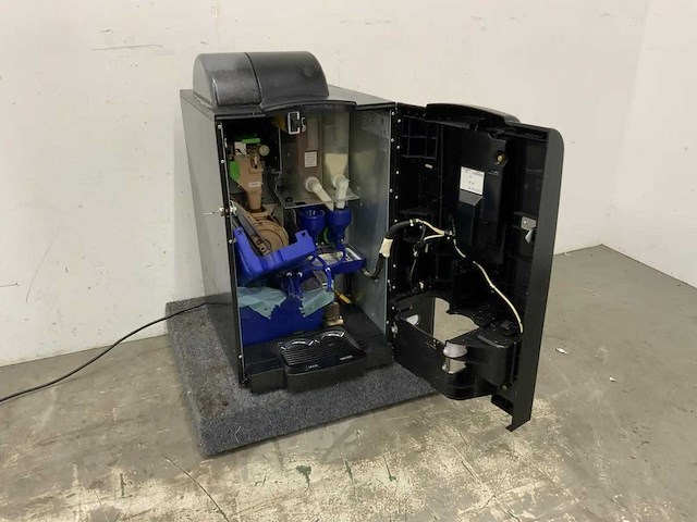 N&w global vending - solista - koffiemachine - afbeelding 4 van  7