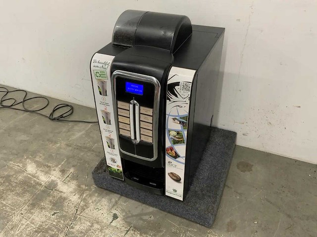 N&w global vending - solista - koffiemachine - afbeelding 1 van  7