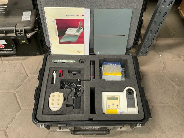 Nycocard reader ll analyse apparaat - afbeelding 1 van  6