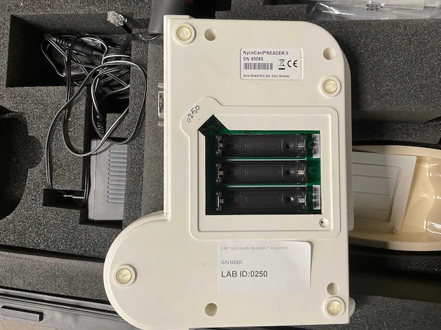 Nycocard reader ll analyse apparaat - afbeelding 4 van  6