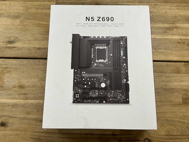 Nzxt n5 z690 intel atx motherboard - afbeelding 1 van  3