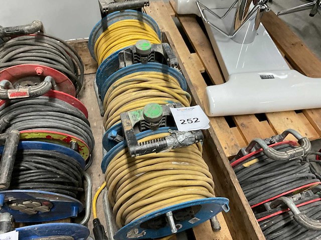 O.a bremas - verlengkabelhaspels (3x) - afbeelding 1 van  2