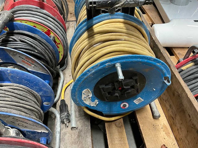 O.a bremas - verlengkabelhaspels (3x) - afbeelding 2 van  2