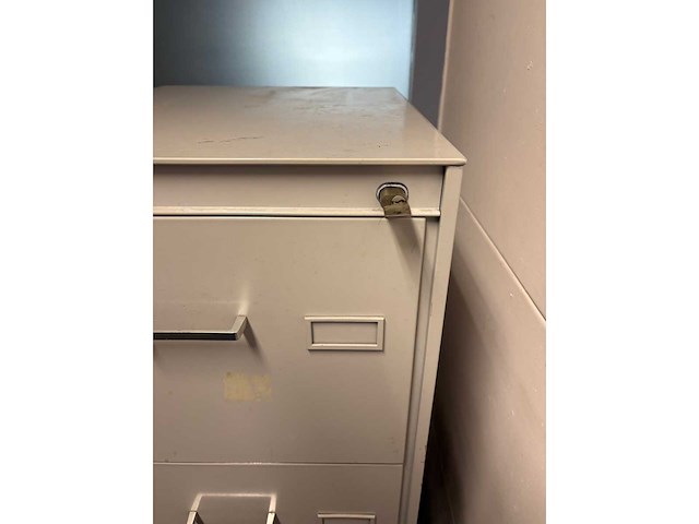 O.a. gispen kantoorinventaris - afbeelding 5 van  8