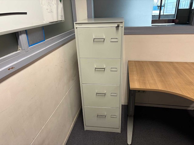 O.a. gispen kantoorinventaris - afbeelding 8 van  8