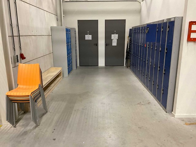 O.a. overtoom 4-deurs lockerkast - afbeelding 1 van  8