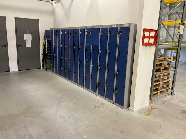 O.a. overtoom 4-deurs lockerkast - afbeelding 2 van  8
