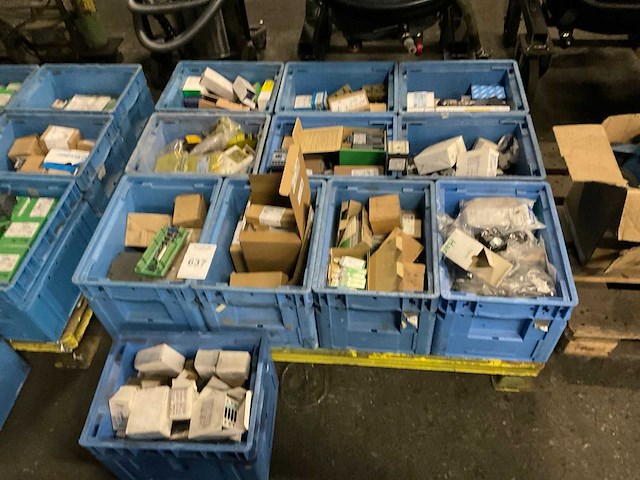 O.a siemens partij schakelaars - afbeelding 1 van  15