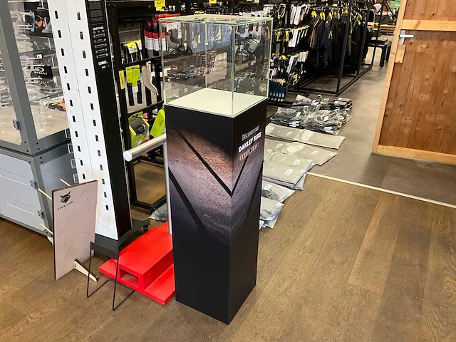 Oakley brillen vitrinekast - afbeelding 3 van  12