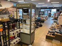 Oakley brillen vitrinekast - afbeelding 6 van  12