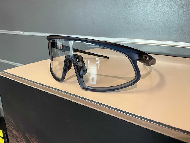 Oakley rslv 9484d0749 fietsbril - afbeelding 1 van  6