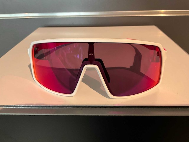 Oakley sutro 94061737 fietsbril - afbeelding 1 van  6