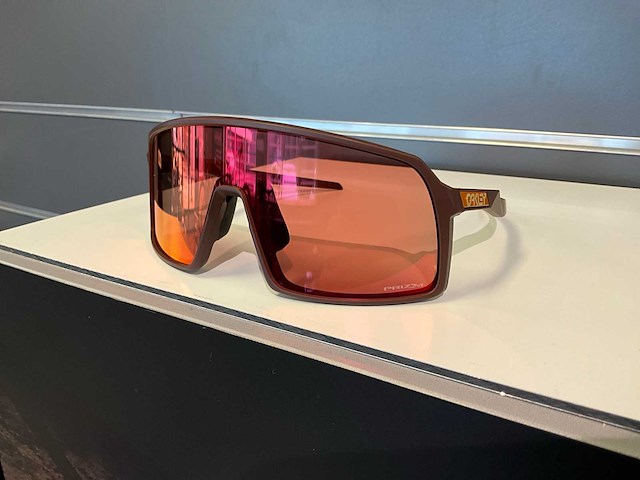 Oakley sutro 9406b137 fietsbril - afbeelding 1 van  6