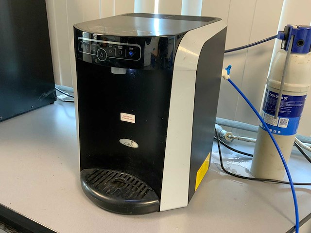 Oasis 2022 warm-koud water dispenser - afbeelding 1 van  4