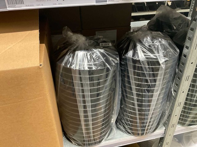 Oasis schaaltjes, grafvazen, floristen vazen en emmers - afbeelding 6 van  33