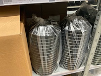 Oasis schaaltjes, grafvazen, floristen vazen en emmers - afbeelding 6 van  33