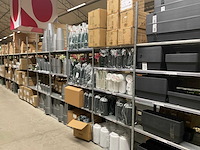 Oasis schaaltjes, grafvazen, floristen vazen en emmers - afbeelding 1 van  33