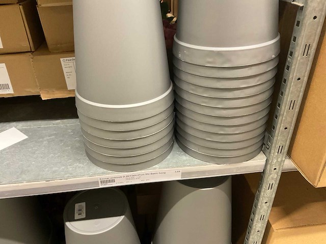 Oasis schaaltjes, grafvazen, floristen vazen en emmers - afbeelding 15 van  33