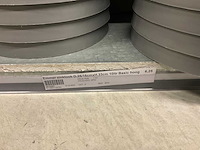 Oasis schaaltjes, grafvazen, floristen vazen en emmers - afbeelding 17 van  33