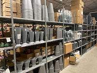 Oasis schaaltjes, grafvazen, floristen vazen en emmers - afbeelding 12 van  33