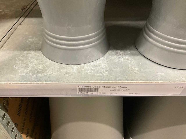 Oasis schaaltjes, grafvazen, floristen vazen en emmers - afbeelding 25 van  33