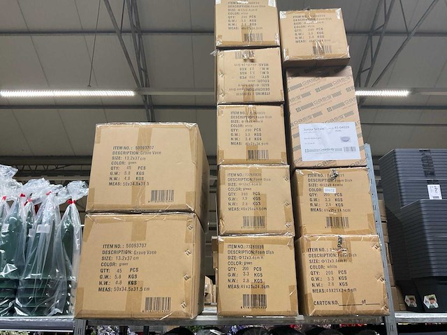 Oasis schaaltjes, grafvazen, floristen vazen en emmers - afbeelding 23 van  33