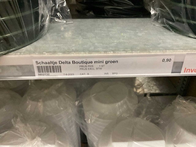 Oasis schaaltjes, grafvazen, floristen vazen en emmers - afbeelding 32 van  33