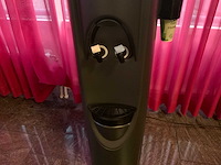 Oasis waterkoeler met voorraadflessen - afbeelding 7 van  11