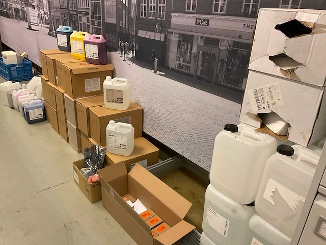 Océ varioprint 3 series i-300 digitale kleurenprinter - afbeelding 28 van  41
