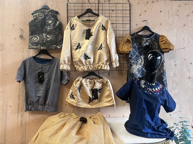 Odi & amo - top, rok, jurk (34x) - afbeelding 1 van  5